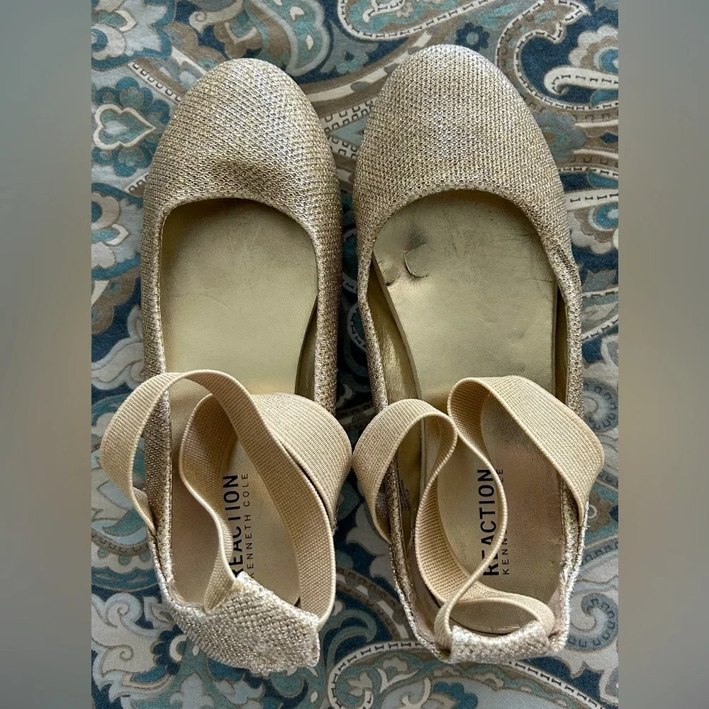Kenneth Cole Reaction Champagne Metallic Ballet Flat with Ankle Strap - SZ 3